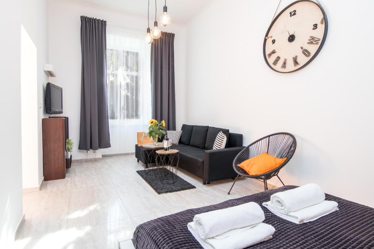 Cracow Best Location Apartment With Garden By Cozyplace Krakow Luaran gambar